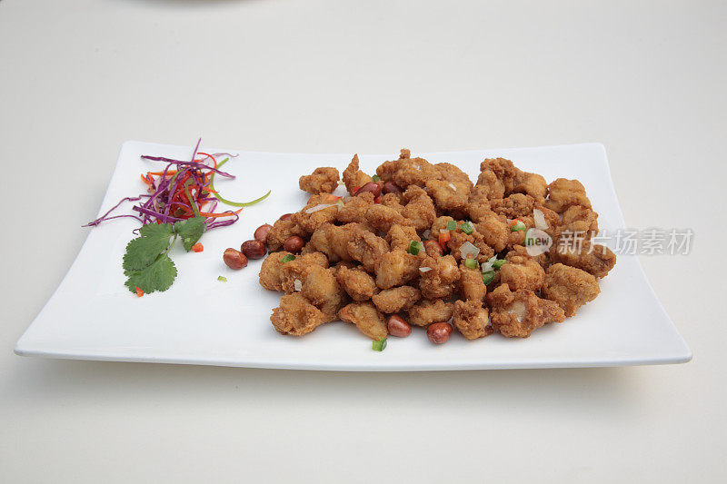 Fried chicken paw gristle with salt and pepper (椒盐鸡脆骨)
